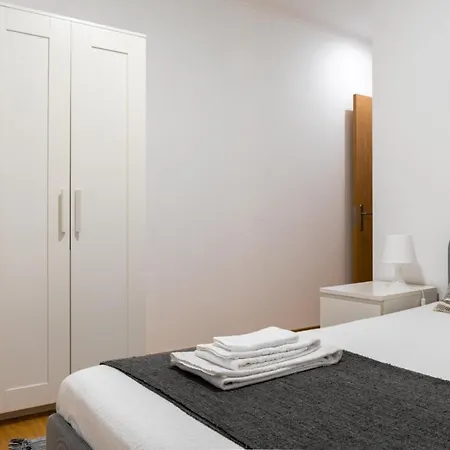 Entrecampos - Two Bedroom With Terrace *