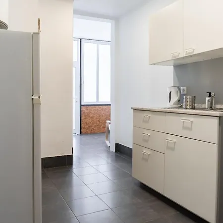 Entrecampos - Two Bedroom With Terrace 아파트 리스본