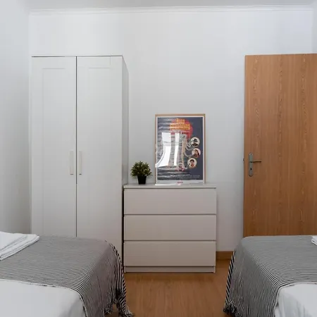 Entrecampos - Two Bedroom With Terrace 아파트